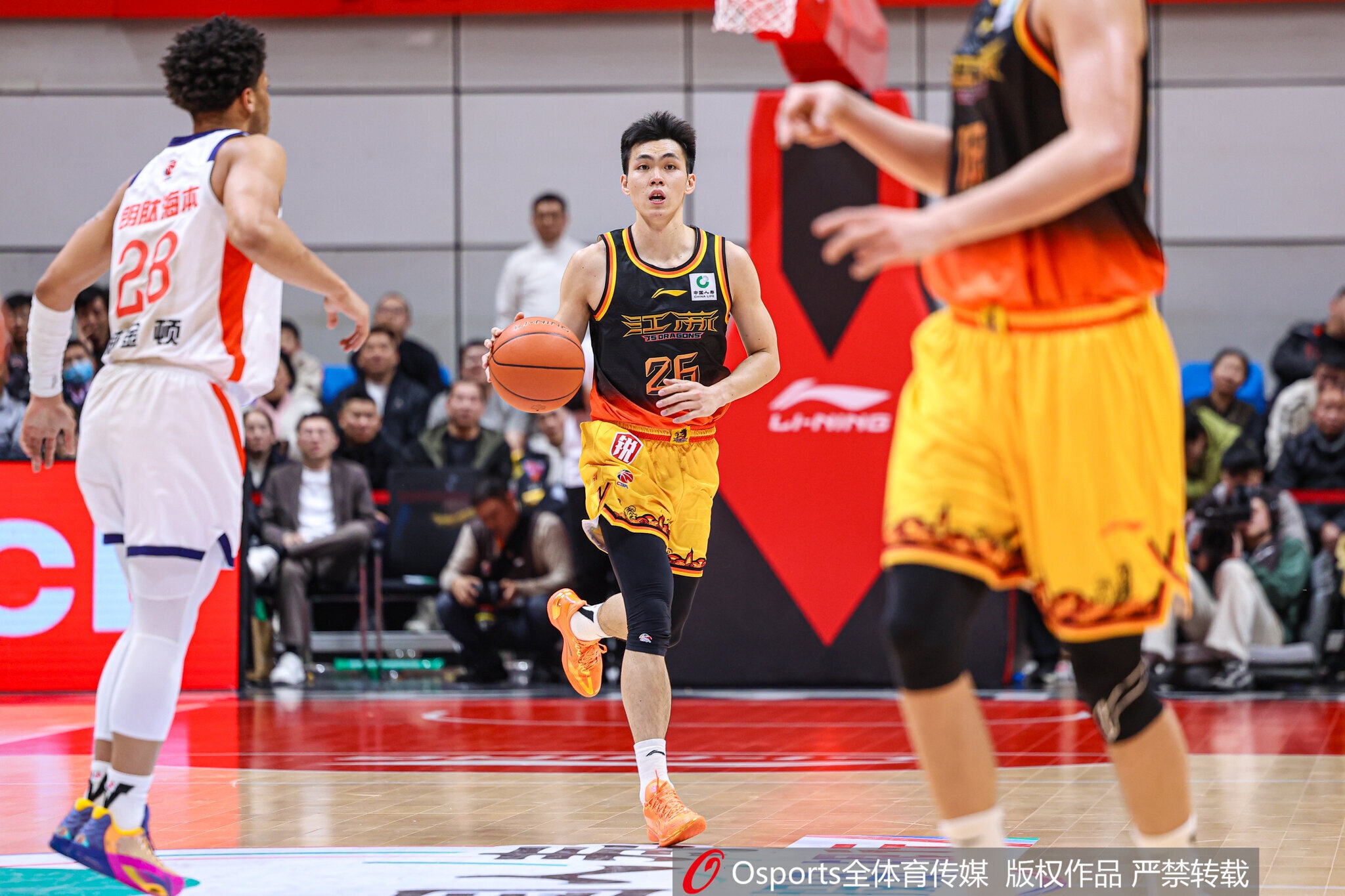 乐鱼app-媒体人:CBA后场凋零庞峥麟压群星 王浩然郭昊文落选有被分票之嫌